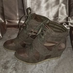 BAMBOO Sneaker Wedges
